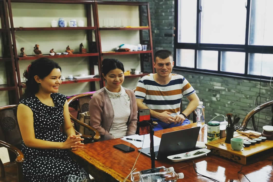 a foreign student taking a one-one-one Chinese tutoring in China